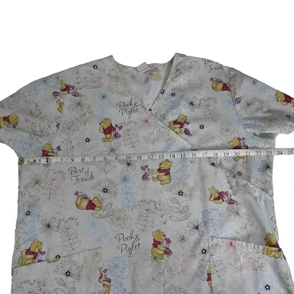 Disney Scrub  Top Winnie the Pooh Bear Piglet Medical Cream Size XL - Picture 13 of 14